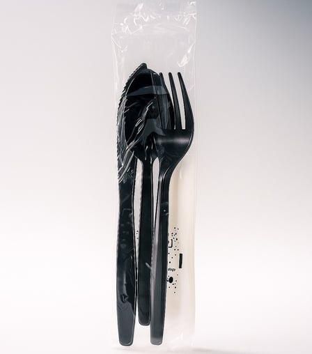 6 Inches Black PP Plastic Wrapped Cutlery Kit with Napkin and Salt & Pepper.jpg