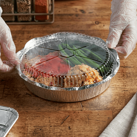 8 Inch Round aluminum foil pan with Green Beans, Stuffing, and Cranberry Sauce.png